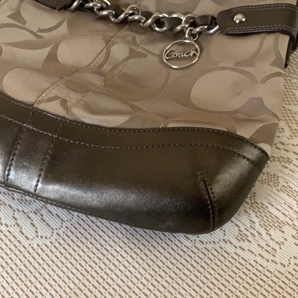 • FINAL - Authentic Coach purse • - Picture 4 of 11